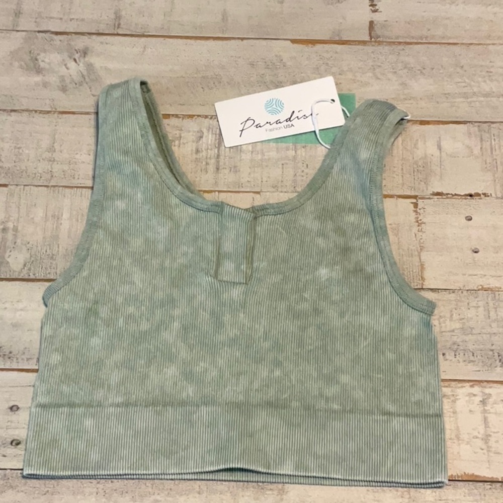NWT Paradise Fashion Crop Top